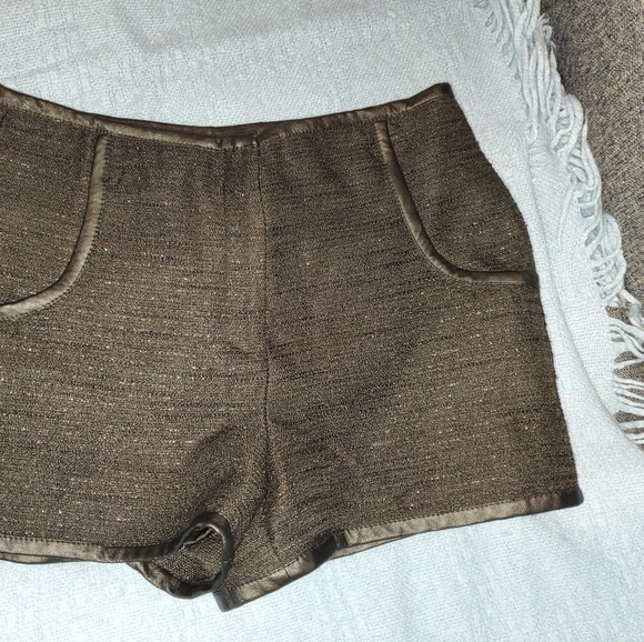 Club Night Faux Leather High Waist Shorts 🖤🤍🖤🤍 - Picture 3 of 7